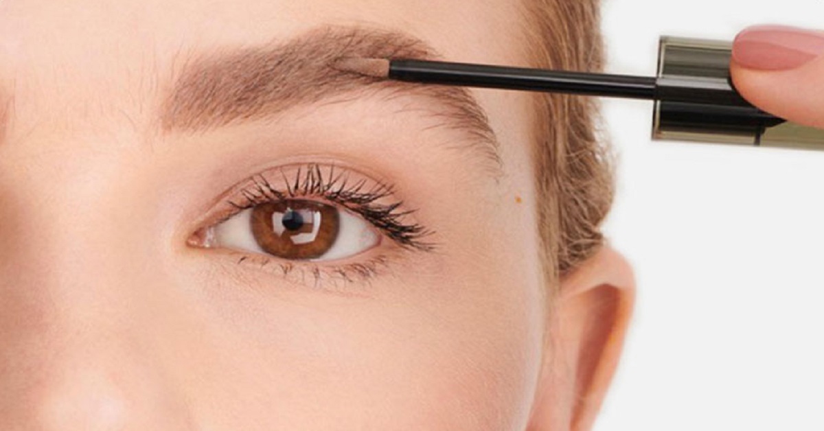 https://www.bano.makeup/uploads/media/mag/How-to-use-eyebrow-mascara; how-to-have-more-beautiful-eyebrows_bano.makeup.jpg